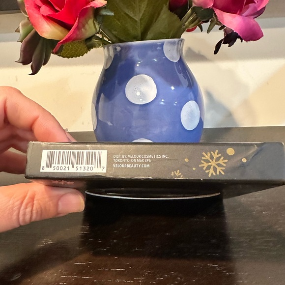 Velour All-Stars Kit with Vegan Lashes - Picture 5 of 6